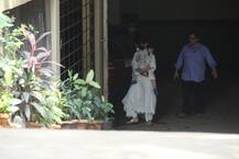 खूब उड़ा Kareena Kapoor के घर होली का गुलाल, Sara और Soha दोनों हुईं स्पॉट, नए सदस्य के साथ मनाई पहली होली