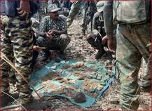 महाराष्ट्र के गढ़चिरौली में पुलिस ने एनकाउंटर में पांच नक्सलियों को किया ढेर, भारी मात्रा में हथियार बरामद