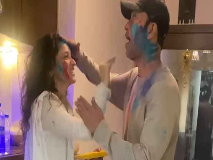 Ankita Lokhande's fun with boyfriend Vicky Jain on Holi, video going viral होली पर अंकिता लोखंडे ने ब्वॉयफ्रेंड विक्की जैन के साथ जमकर की मस्ती, वायरल हो रहा है वीडियो