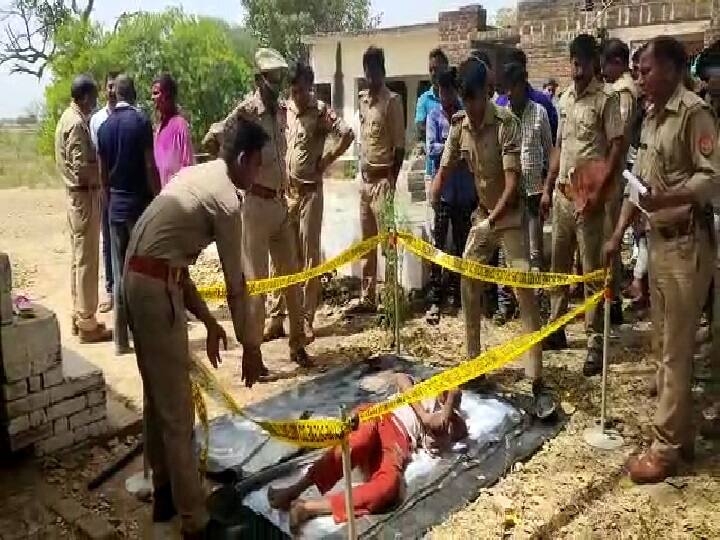 young man murder in jalaun uttar pradesh ann जालौन में ईंट से सिर कुचलकर की गई युवक की हत्या, मंदिर के नीचे गुफा में मिला शव