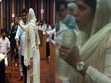 दिल्ली: केरोसिन लेकर सदन पहुंची महिला पार्षद, 'भेदभाव' का आरोप लगाते हुए दी आत्महत्या की धमकी