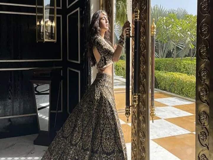 Sara Ali Khan did photoshoot in Manish Malhotra Nooraniyat lehenga Sara Ali Khan ने लहंगे में कराया फोटोशूट, देखें तस्वीरें