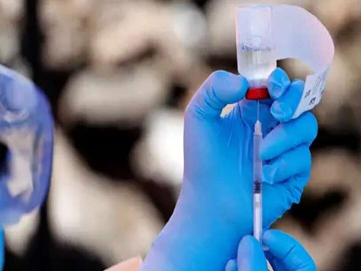 More than 8 crore 40 Lakhs corona vaccine given in the country so far देश में कोरोना वैक्सीनेशन ने पकड़ी रफ्तार, अब तक 8.40 करोड़ से अधिक दी गई खुराक