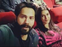 भेड़िया के सेट पर कृति सैनन ने मारा वरुण धवन को पानी की तरफ धक्का, आगे हुआ ये...