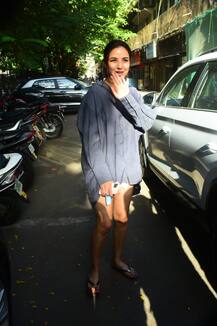 फैशन के नाम पर Jasmin Bhasin ने ये क्या पहना? किसी ने की तारीफ तो किसी को आई देखकर हंसी