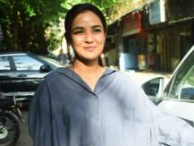 फैशन के नाम पर Jasmin Bhasin ने ये क्या पहना? किसी ने की तारीफ तो किसी को आई देखकर हंसी