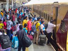कोविड-19 महामारी के पहले की तरह कब चलेंगी सभी ट्रेनें? रेलवे ने दी ये जानकारी