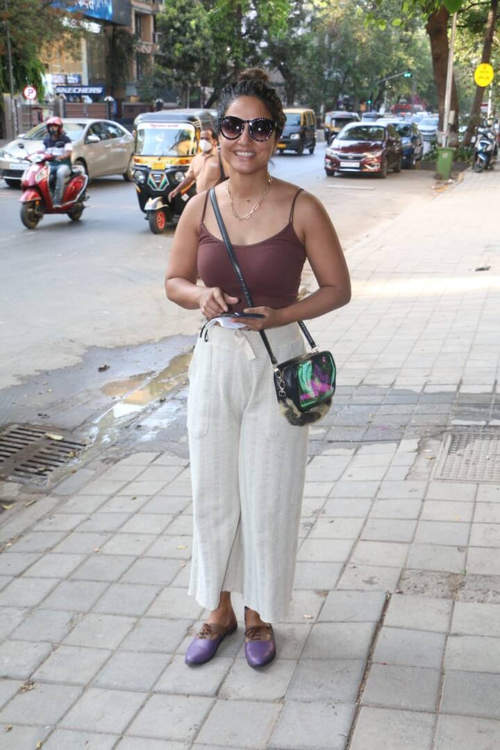 इस दौरान हिना खान कैजुअल लुक में दिखाई  दीं.  (Photo Credit: Manav Manglani)