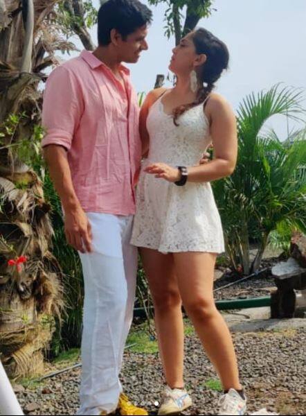 फोटोज शेयर करते हुए इरा ने लिखा, 'तुमसे वायदे करना सम्मान की बात है. इन तस्वीरों ने हमारा दिल जीत लिया और हमने कुछ तस्वीरें भी चुनी हैं, इससे साबित होता है हम दोनों एक-दूसरे के लिए बने हैं. (Image: Instagram)