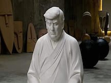 चीनी डिजाइनर ने बनाई ट्रंप की अनोखी मूर्ति, बौद्ध मुद्रा में ध्यान करते दिखे ट्रंप