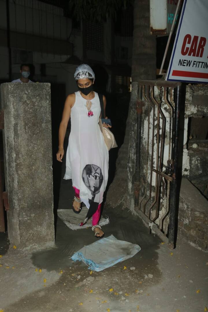 बता दें कि हास ही में तापसी ने अनुराग कश्यप की फिल्म दोबारा की शूटिंग पूरी की है औऱ अब वो अपने आने वाले दूसरे प्रोजेक्ट्स में बिजी हैं.  (Photo credit: Manav Manglani)