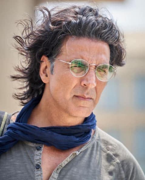 अक्षय कुमार - अभिनेता अक्षय कुमार आज बॉलीवुड के खिलाड़ी हैं. लेकिन उन्होंने कभी नहीं चाहा कि वो एक्टर बने बल्कि किस्मत उन्हें इस फील्ड में ले आई. हालांकि बॉलीवुड में आने से पहले वो बैंकॉक में वेटर और शेफ का काम भी कर चुके हैं. 