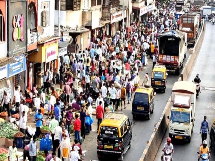 Maharashtra: People committing violence in the name of religion amid Covid crisis, case filed against 1,011 people Maharashtra: कोविड संकट के बीच लोगों ने धर्म के नाम पर किया उपद्रव, 1011 लोगों के खिलाफ मामला दर्ज