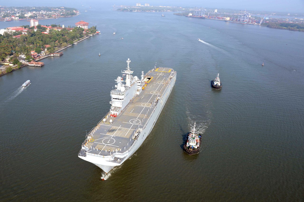 CDS जनरल बिपिन रावत ने कारवार में नौसेना के स्ट्रेटेजिक बेस का किया दौरा, 'प्रोजेक्ट सी-बर्ड' की समीक्षा की