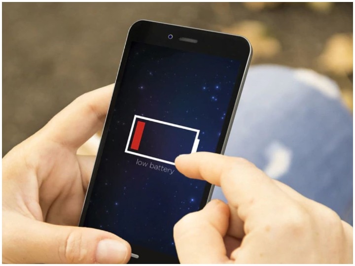 Best tips for improve smartphone battery life and battery healthy know the tips Tips: अगर आप भी बार-बार स्मार्टफोन चार्ज करने से हैं परेशान तो इन टिप्स की मदद से बढ़ाएं बैटरी लाइफ