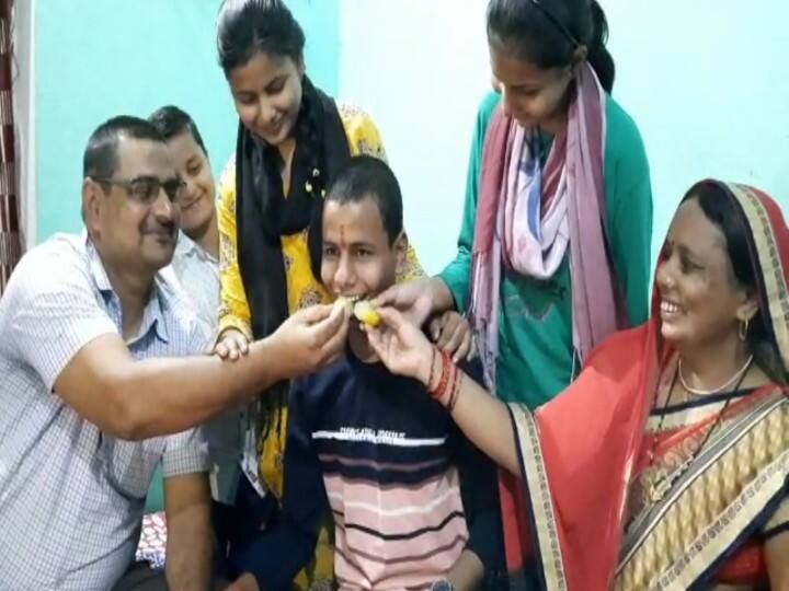 BSEB Matric Results 2021: Desire to become IAS made Abhishek Bihar's fifth topper ann BSEB Matric Results 2021: IAS बनने की चाहत ने अभिषेक को बनाया बिहार का पांचवां टॉपर