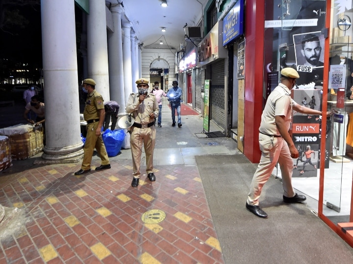 Coronavirus Restrictions: Roaming Outside During Weekend Curfew Can Land You In Jail, Warns Delhi Police Needlessly Roaming Outside During Weekend Curfew Can Land You In Jail, Warn Delhi Police