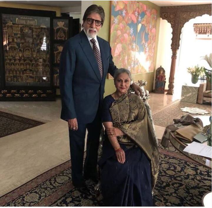 अमिताभ बच्चन के घर के इंटीरियर से लेकर होम एसेसीरीज, फर्नीचर और झूमर हर कुछ बेहद खास है.