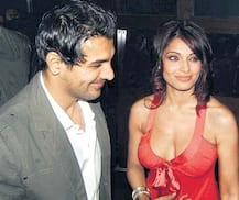 इस वजह से Bipasha Basu और John Abraham के रिश्ते में आई थी दरार, टूट गया था 10 साल पुराना रिलेशन!