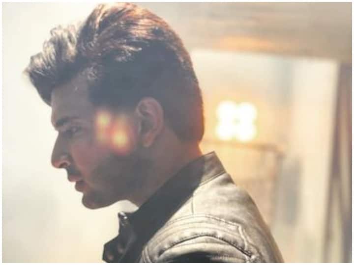 Karan Kundras stunning entry in Yeh Rishta Kya Kehlata Hai 'ये रिश्ता क्या कहलाता है' में करण कुंद्रा ने की शानदार एंट्री, फैन्स बोले - अब आएगा मजा