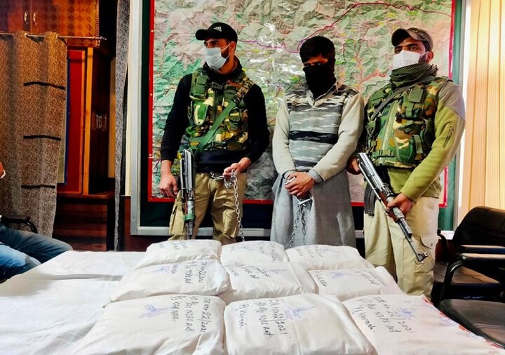 Pakistani narco module busted Rs 60 crore heroin recovered border Kupwara drug racket ann पाकिस्तानी नार्को मॉड्यूल का भंडाफोड़, कुपवाड़ा में सरहद पार से लाई 60 करोड़ रुपये की हेरोइन बरामद
