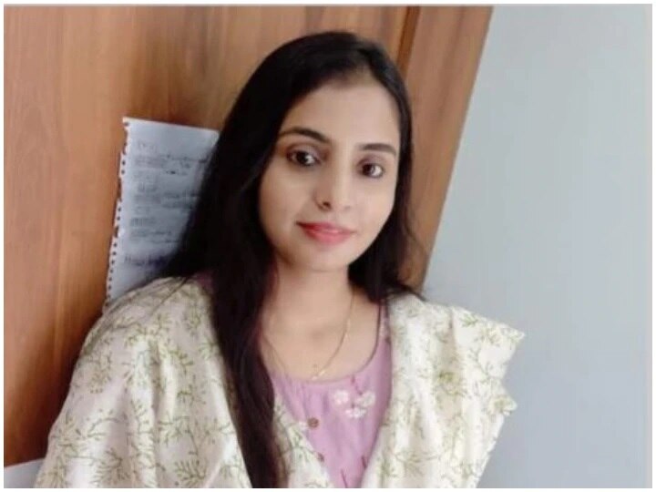 IAS Success Story: पहले प्रयास में प्री-परीक्षा में हुईं फेल, दूसरी बार मेंस में अटकीं, लेकिन मेहनत की बदौलत तीसरे प्रयास में आयुषी बनीं आईएएस IAS Success Story failed in pre-exam in first attempt stuck in mains exam for second time but due to hard work Ayushi became IAS in third attempt IAS Success Story: पहले प्रयास में प्री-परीक्षा में हुईं फेल, दूसरी बार मेंस में अटकीं, लेकिन मेहनत की बदौलत तीसरे प्रयास में आयुषी बनीं आईएएस