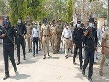 UP Panchayat Election 2021: गोंडा में नामांकन के लिये उमड़ा हुजूम, कड़ी सुरक्षा के बावजूद सोशल डिस्टेंसिंग की उड़ी धज्जियां