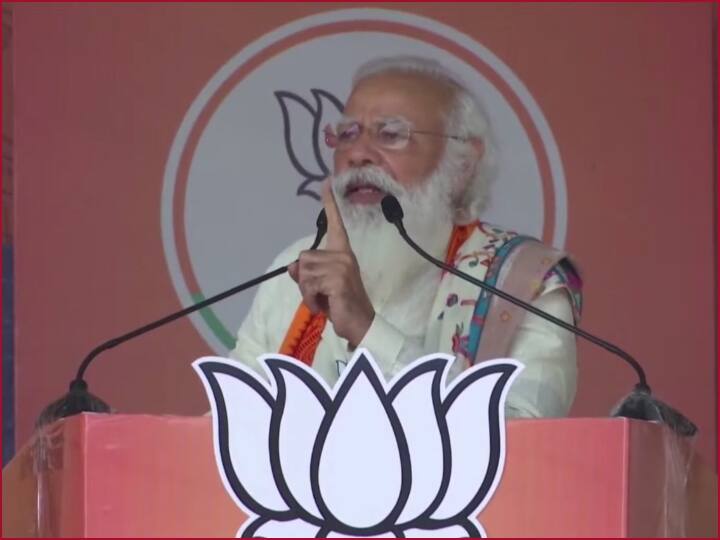 बंगाल चुनाव: कृष्णानगर की रैली में PM मोदी बोले- इस बार बैसाख की आंधी TMC और उसके गुंडों को उड़ा कर ले जाएगी West bengal election 2021: Narendra Modi Rally in west bengal krishna nagar बंगाल चुनाव: कृष्णानगर की रैली में PM मोदी बोले- इस बार बैसाख की आंधी TMC और उसके गुंडों को उड़ा कर ले जाएगी