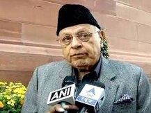 জাতীয় সঙ্গীত চলার সময় ফোনে কথা, ক্ষমা চাইলেন ফারুক