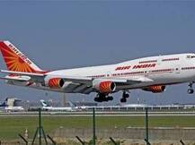 বিশেষ মহিলা সহ-পাইলটকে চাই! বিমানচালকের জেদাজেদিতে উড়ান ছাড়তে বিলম্ব