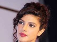 ছুটিতেও প্রিয়ঙ্কার আয় ১০০ কোটি টাকা!