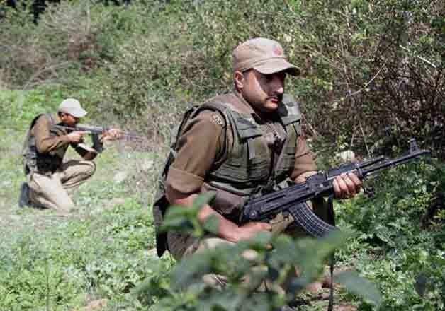 Two terrorists killed in an encounter with security forces in Shopian in Jammu and Kashmir শোপিয়ানে সেনার সঙ্গে সংঘর্ষে খতম ২ জঙ্গি