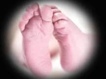 গাড়ি দুর্ঘটনায় মৃত্যু মায়ের, চিকিৎসকদের চেষ্টায় জন্ম সুস্থ সন্তানের