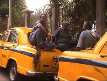 ট্যাক্সিতে উঠলেই ৫০ টাকা! দাবি না মানলে ধর্মঘট, ঘোষণা একাধিক সংগঠনের