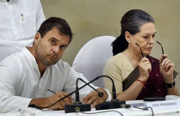 Sonia Gandhi May Step Down As Congress President By Oct 15 ১৫ অক্টোবরের মধ্যেই কংগ্রেস সভানেত্রীর পদ ছাড়ছেন সনিয়া গাঁধী? জল্পনা