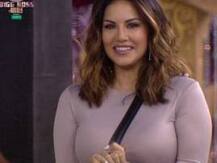 এবার লেখিকা সানি লিওন, বইয়ের নাম ‘সুইট ড্রিমস’