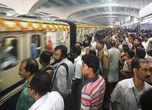 আজ রাত ১২.১৫ অবধি মেট্রো