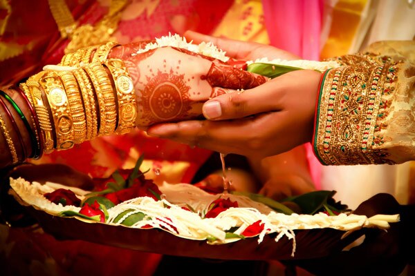 Mp Panchayat Fixes Marriage Of Girl 5 With Boy 8 As Punishment To Father মধ্যপ্রদেশে বাবাকে সাজা দিতে ৫ বছরের মেয়ের বিয়ে দিচ্ছে পঞ্চায়েত