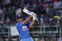 ইয়র্কার বলে রান করার লক্ষ্যে বুমরাহকে নিয়ে আলাদা অনুশীলনে ধোনি