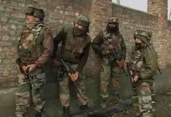 Pulwama Encounter One Terrorist Killed Search Operation Underway কাশ্মীরে বাহিনীর সঙ্গে সংঘর্ষে খতম লস্কর জঙ্গি