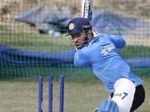 ধোনিকে ২০ কোটি টাকা প্রতারণা, কাঠগড়ায় অস্ট্রেলীয় ক্রীড়া সরঞ্জাম সংস্থা