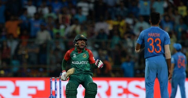  বাংলাদেশের ব্যাটসম্যান মুশফিকুর রহমান যেমন। তিনি ট্যুইট করেন, এই হচ্ছে আসল সুখ!হাহাহা.....সেমিফাইনালে হার ভারতের। পরে অবশ্য এজন্য দুঃখপ্রকাশও করেন।