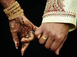 Hindu Girl Weds Childhood Muslim Friend In Pakistan পরিবারের সম্মতি, পাকিস্তানে ধর্ম বদলে ছেলেবেলার মুসলিম বন্ধুকে বিয়ে হিন্দু মেয়ের