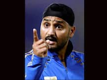 ধোনিকে বাদ দিয়ে সৌরভকে জন্মদিনের শুভেচ্ছা, ট্যুইটারে ব্যঙ্গের জবাবে পাল্টা হরভজনের