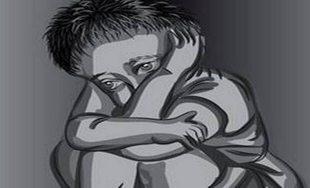 Minor Molested By Senior Girl Students Of Her School নাবালিকা কন্যাকে মাদক খাইয়ে শ্লীলতাহানি করেছে স্কুলের উঁচু ক্লাসের মেয়েরা, থানায় অভিযোগ বাবার