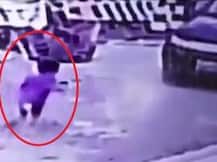 ভিডিওতে দেখুন:মায়ের গাড়ির তলায় চাপা পড়েও কীভাবে বেঁচে গেল দুবছরের শিশু