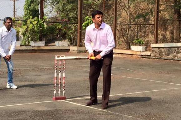 PCB should have a coach like Dravid for the U-19 team: Raja পাকিস্তানেও অনূর্ধ্ব ১৯ টিমের জন্য দ্রাবিড়ের মতো কাউকে চান রামিজ রাজা