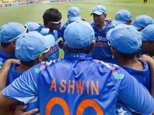 খেলার শুরুতে বা ম্যাচের মাঝে জটলা করতে দেখা যায় টিম ইন্ডিয়ার সদস্যদের, তখন কী গোপন কথা হয় জানুন