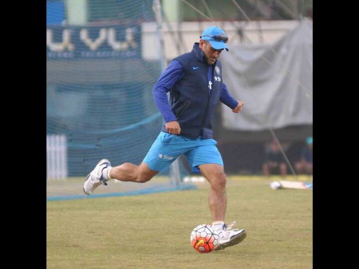 দলের ১১ নম্বর ব্যাটসম্যানের থেকেও এক নম্বর ব্যাটসম্যানের মতো পারফরম্যান্স চান ধোনি। কিন্তু সেই পর্যন্ত পৌঁছনোর আগেই ম্যাচ শেষ করে ফেলা উচিত্।