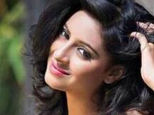 প্রত্যুষা ও তাঁকে ঘিরে বিতর্ক